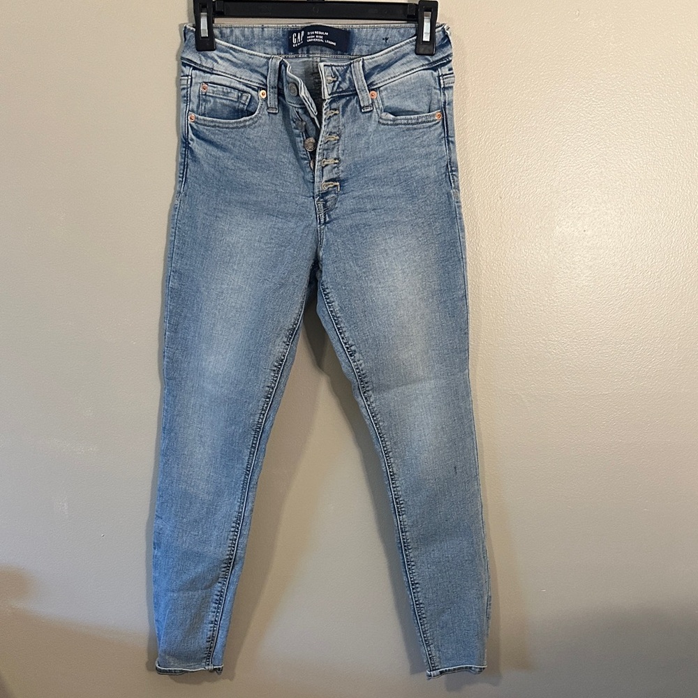 GAP Women's High Rise Light Blue Jeans